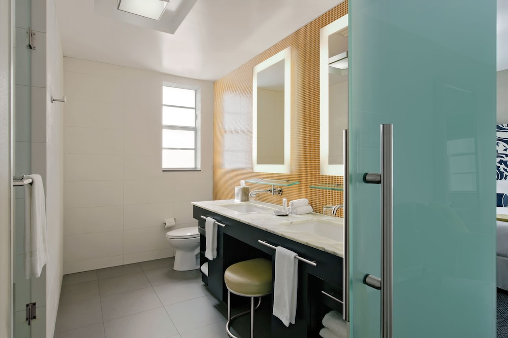 hotel breakwater south beach