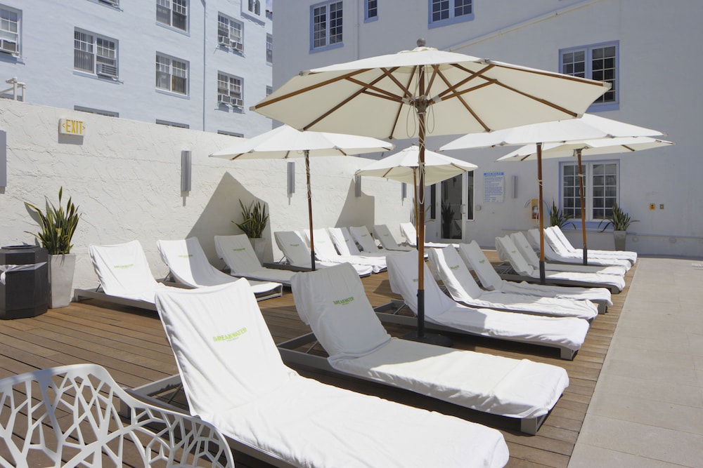 hotel breakwater south beach