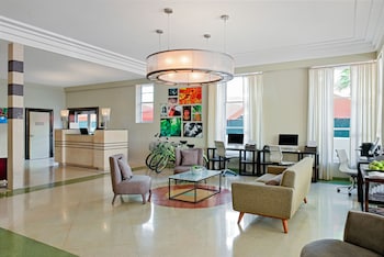 hotel breakwater south beach