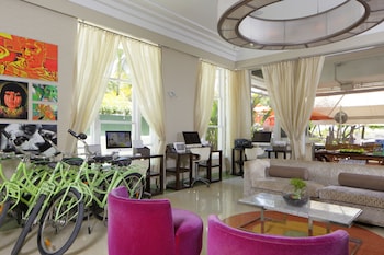 hotel breakwater south beach