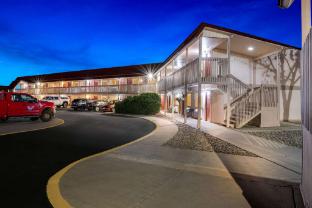 econo lodge miles city