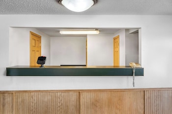 Econo Lodge Miles City,Miles City>>Custer,2 star