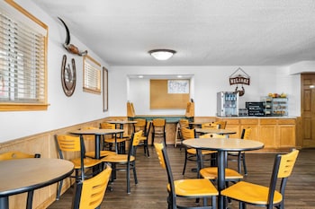 econo lodge miles city