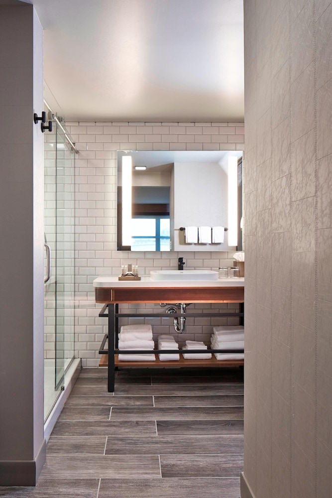 Renaissance Minneapolis Hotel, The Depot,Downtown Minneapolis>>Brooklyn Park,4 star