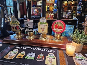 The Shepherds Rest,,2 star