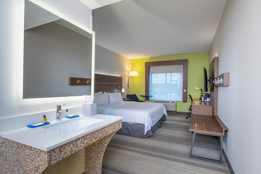 holiday inn express hotel and suites woodbridge by ihg
