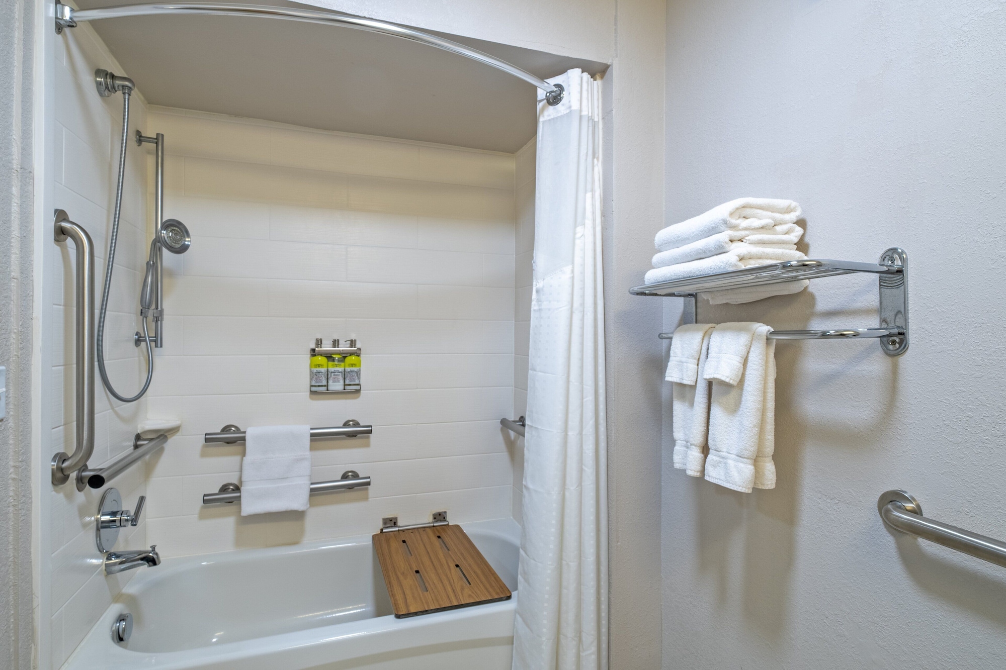 holiday inn express hotel and suites woodbridge by ihg