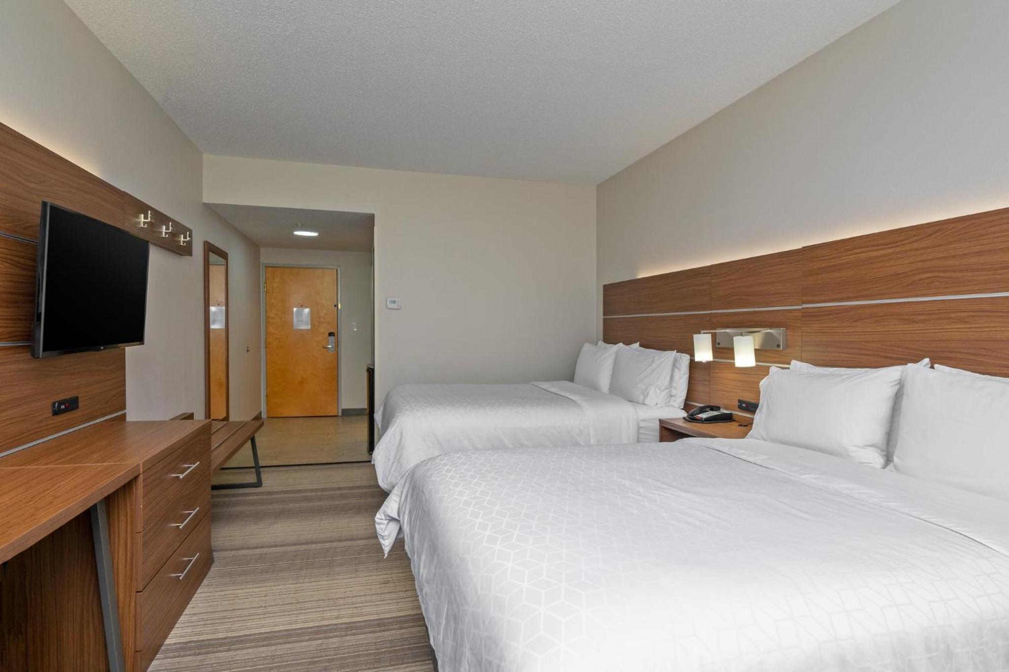 holiday inn express hotel and suites woodbridge by ihg