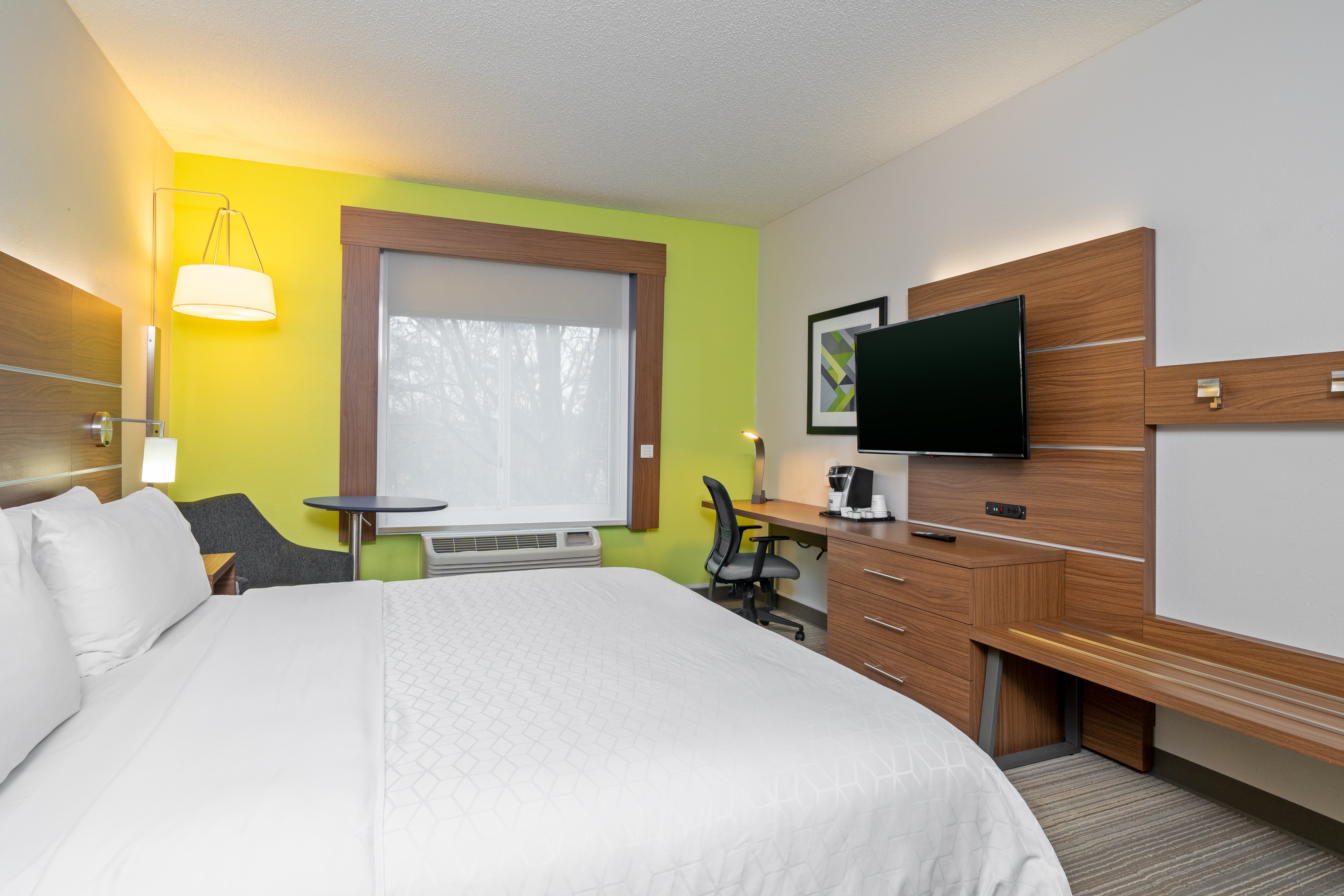 holiday inn express hotel and suites woodbridge by ihg