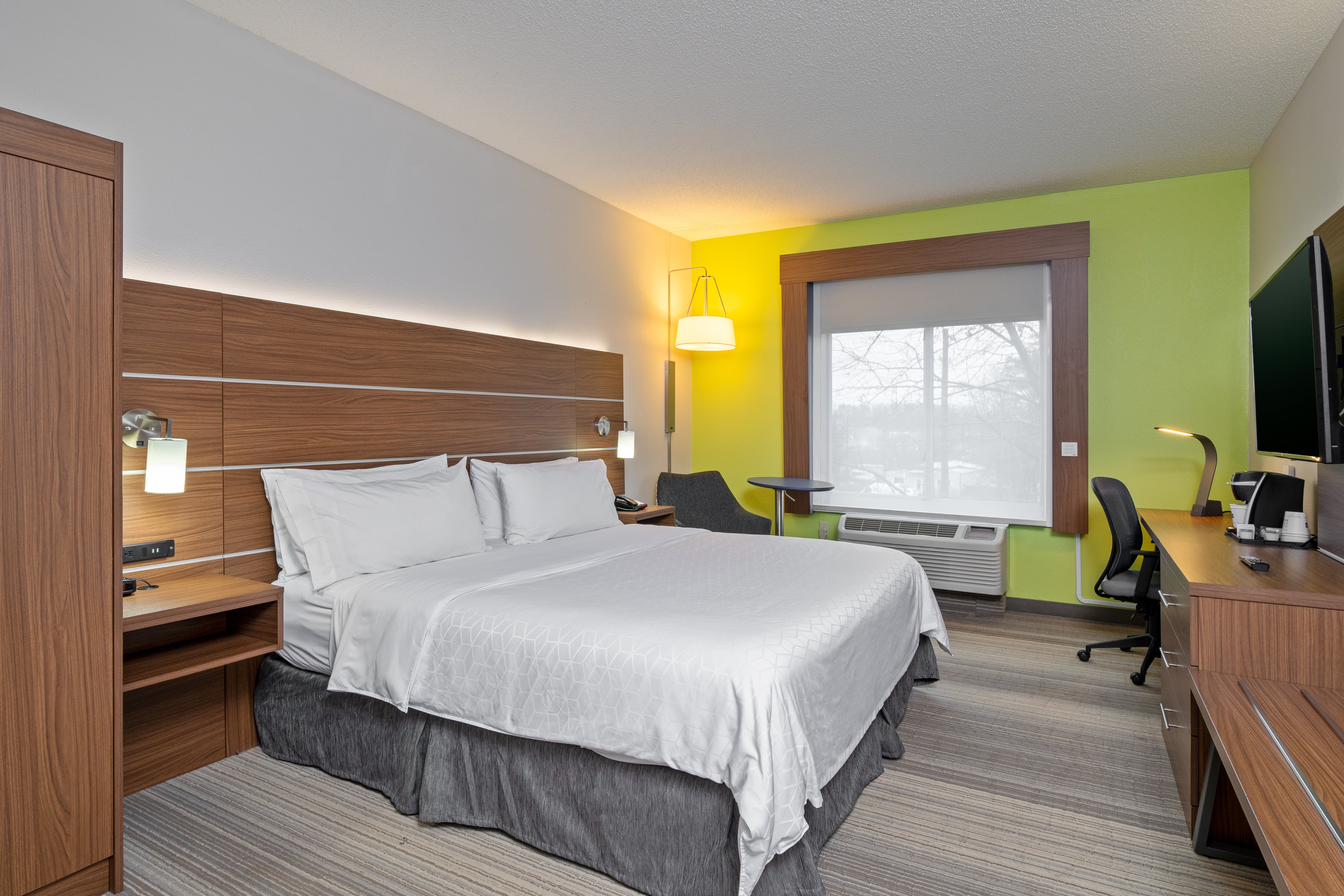 holiday inn express hotel and suites woodbridge by ihg