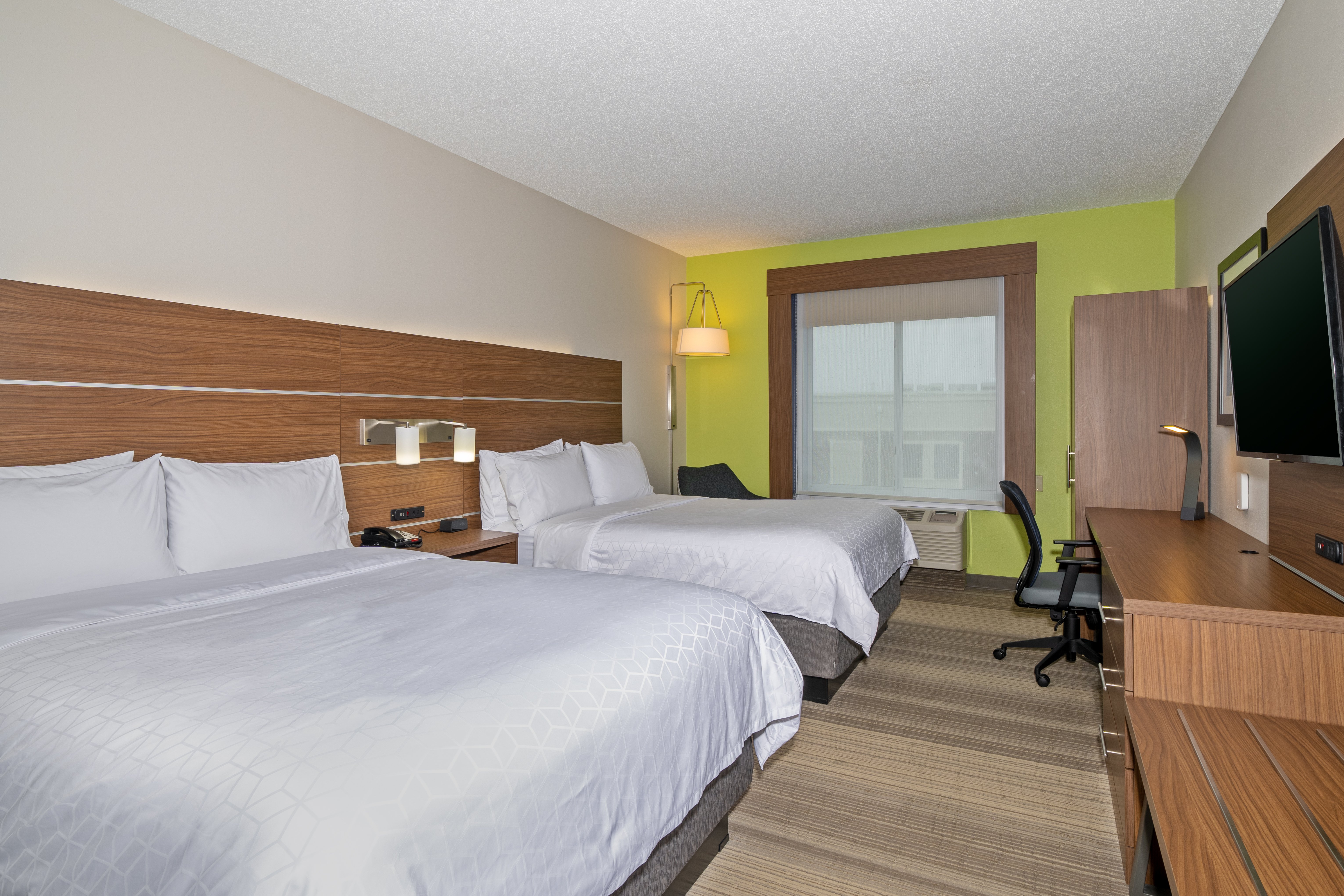 holiday inn express hotel and suites woodbridge by ihg