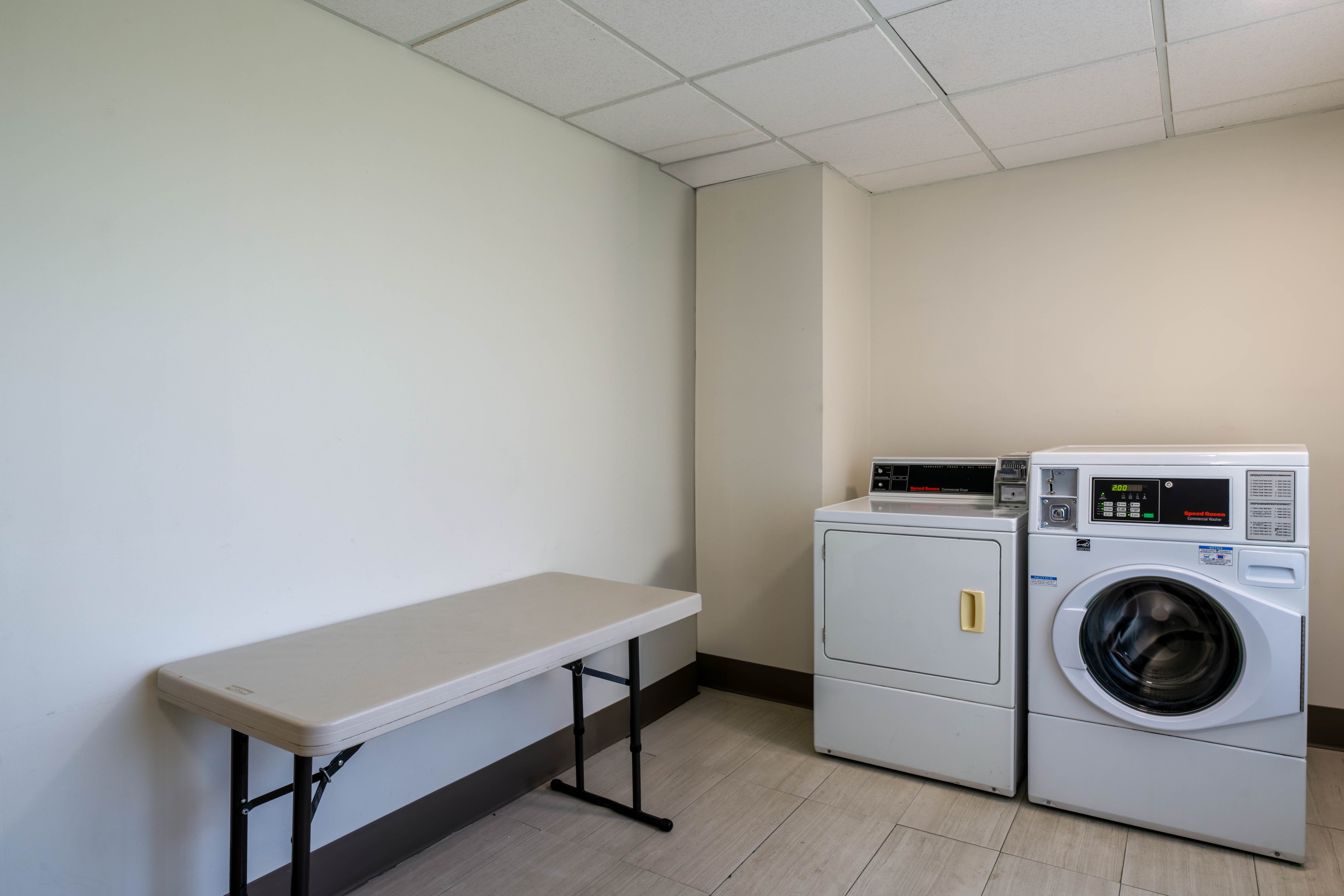 holiday inn express hotel and suites woodbridge by ihg
