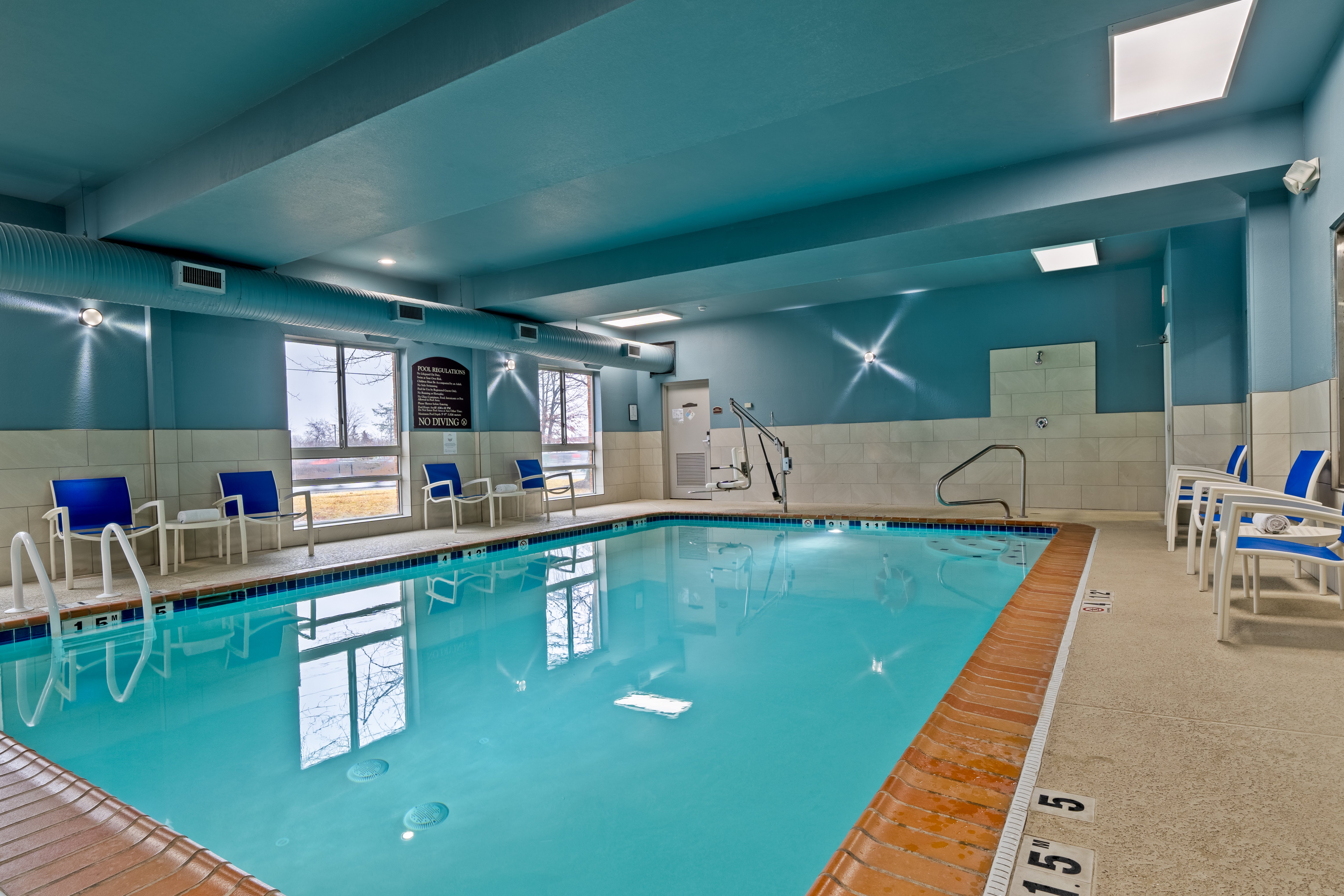holiday inn express hotel and suites woodbridge by ihg