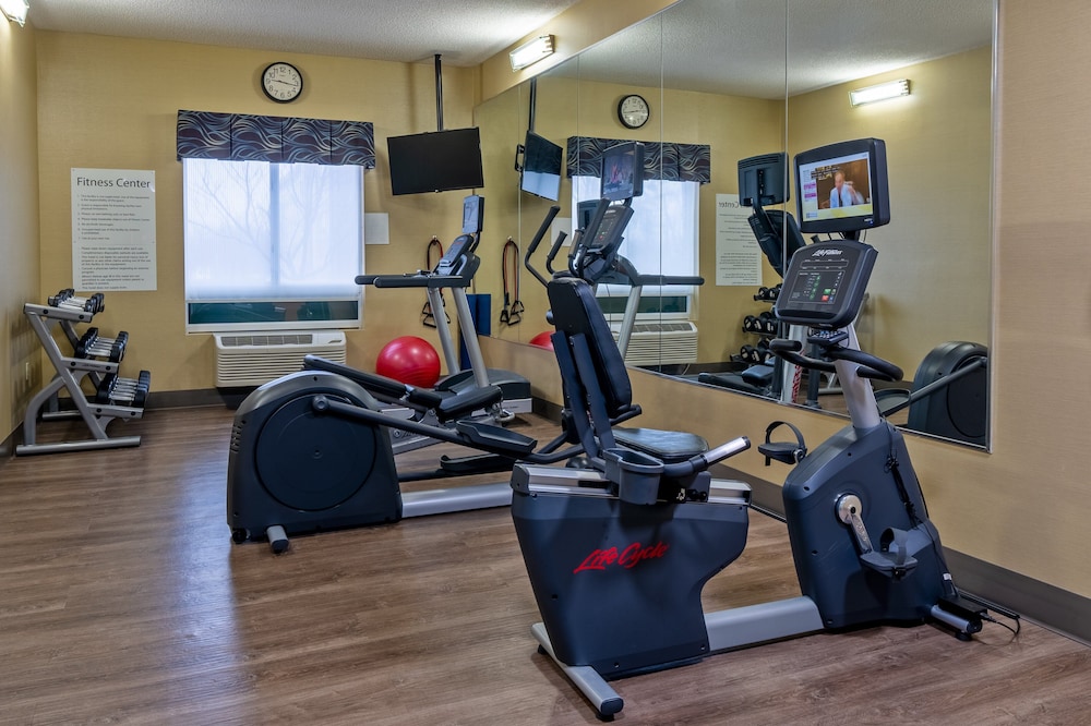 holiday inn express hotel and suites woodbridge by ihg