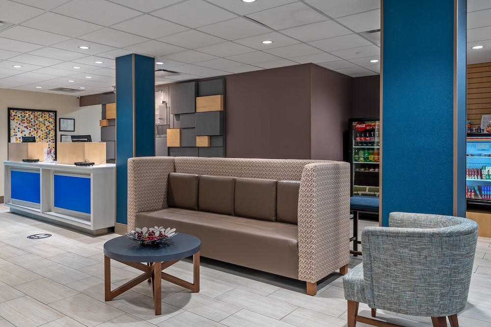 holiday inn express hotel and suites woodbridge by ihg