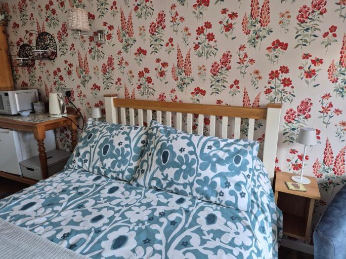 flower garden studio in sheringham cycle friendly