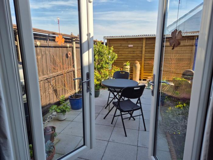 flower garden studio in sheringham cycle friendly