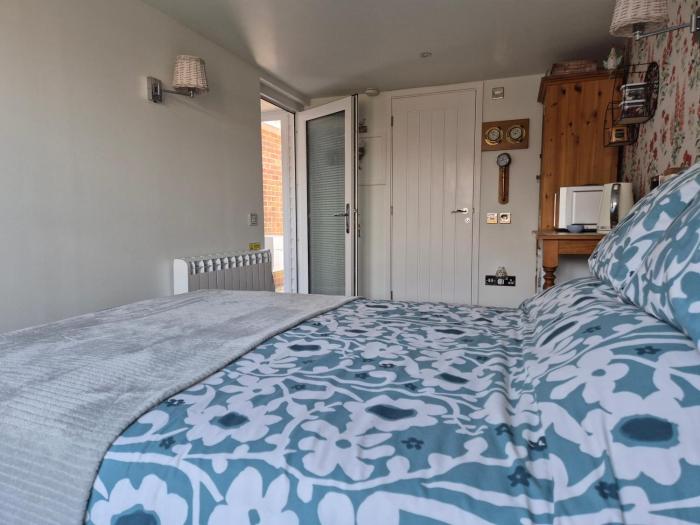 flower garden studio in sheringham cycle friendly