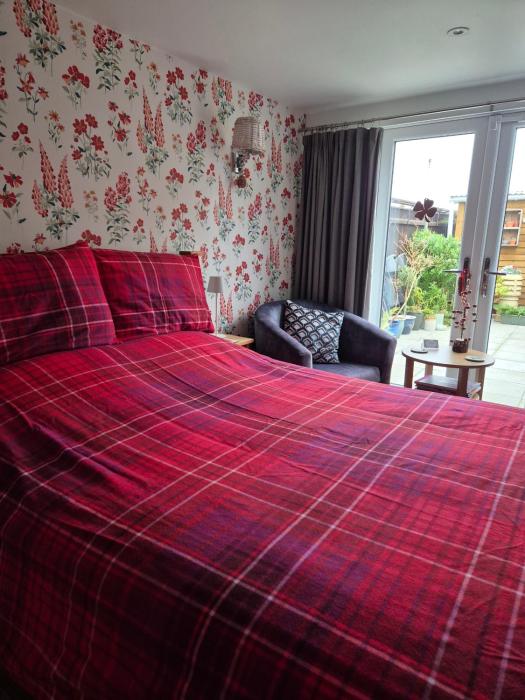 flower garden studio in sheringham cycle friendly