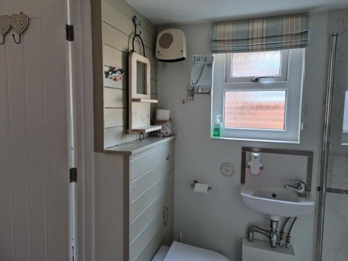 flower garden studio in sheringham cycle friendly