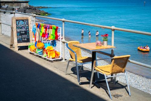 flower garden studio in sheringham cycle friendly