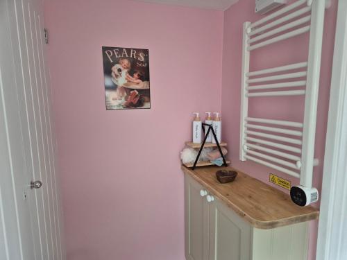 Flower Garden Studio In Sheringham- Cycle Friendly,,3 star