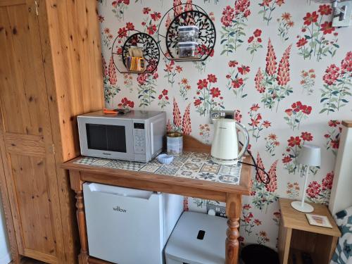 flower garden studio in sheringham cycle friendly