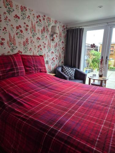 Flower Garden Studio In Sheringham- Cycle Friendly,,3 star