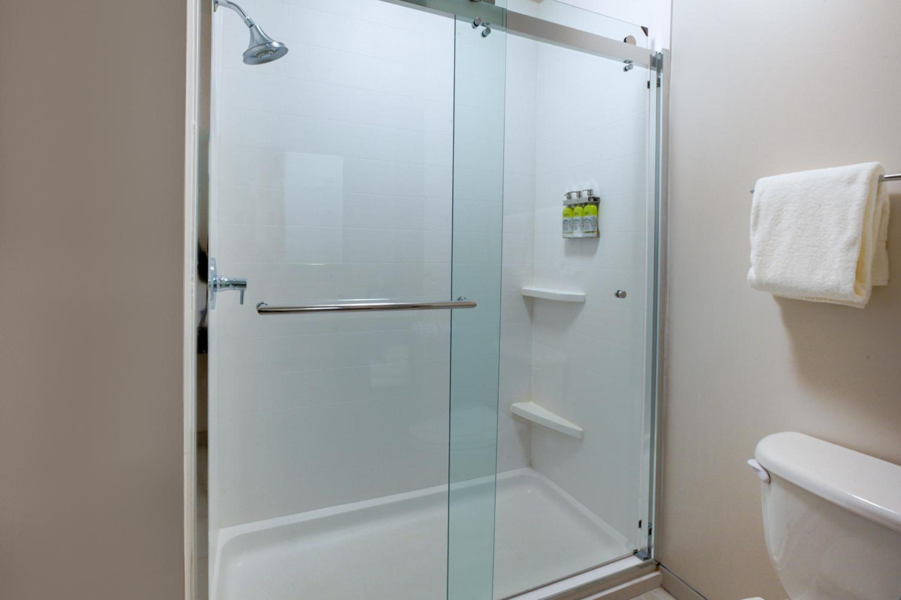 holiday inn express hotel and suites woodhaven by ihg