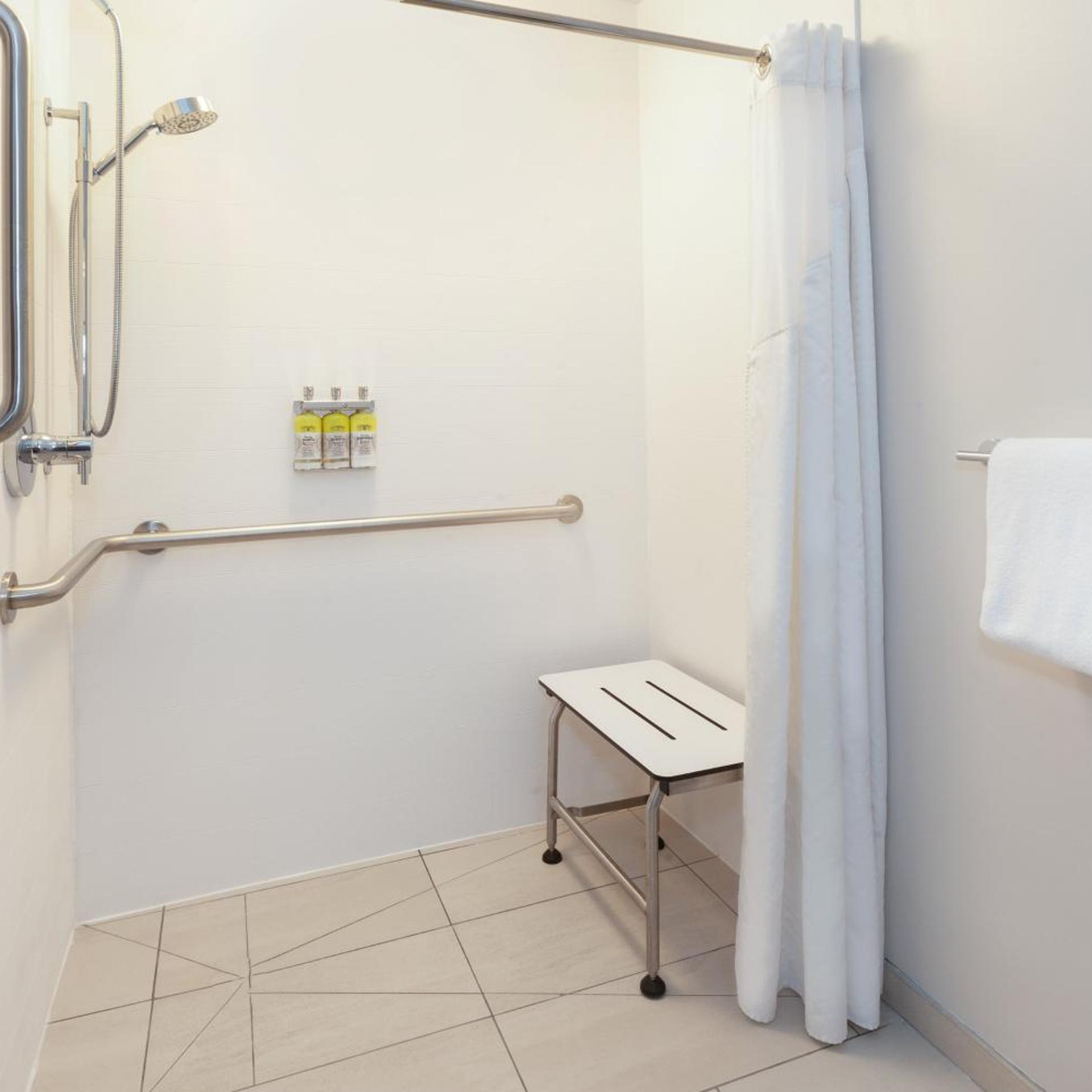 holiday inn express hotel and suites woodhaven by ihg