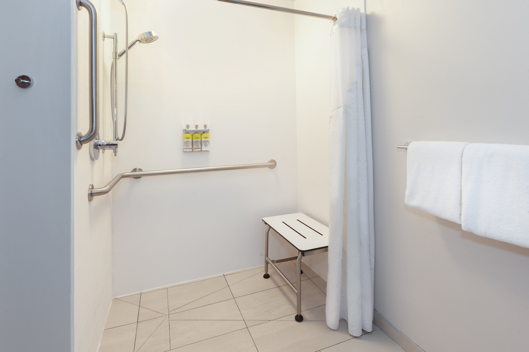 holiday inn express hotel and suites woodhaven by ihg