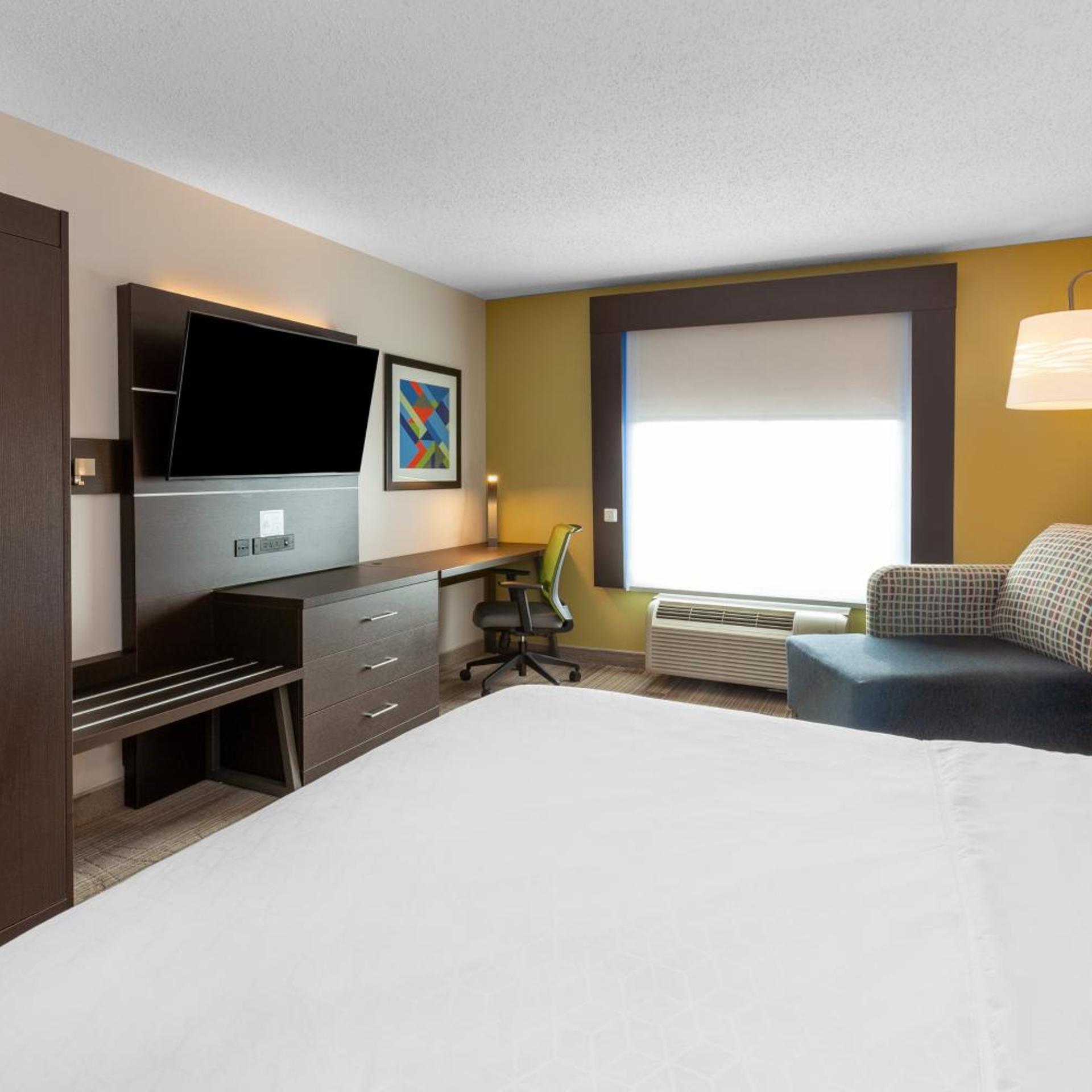 holiday inn express hotel and suites woodhaven by ihg