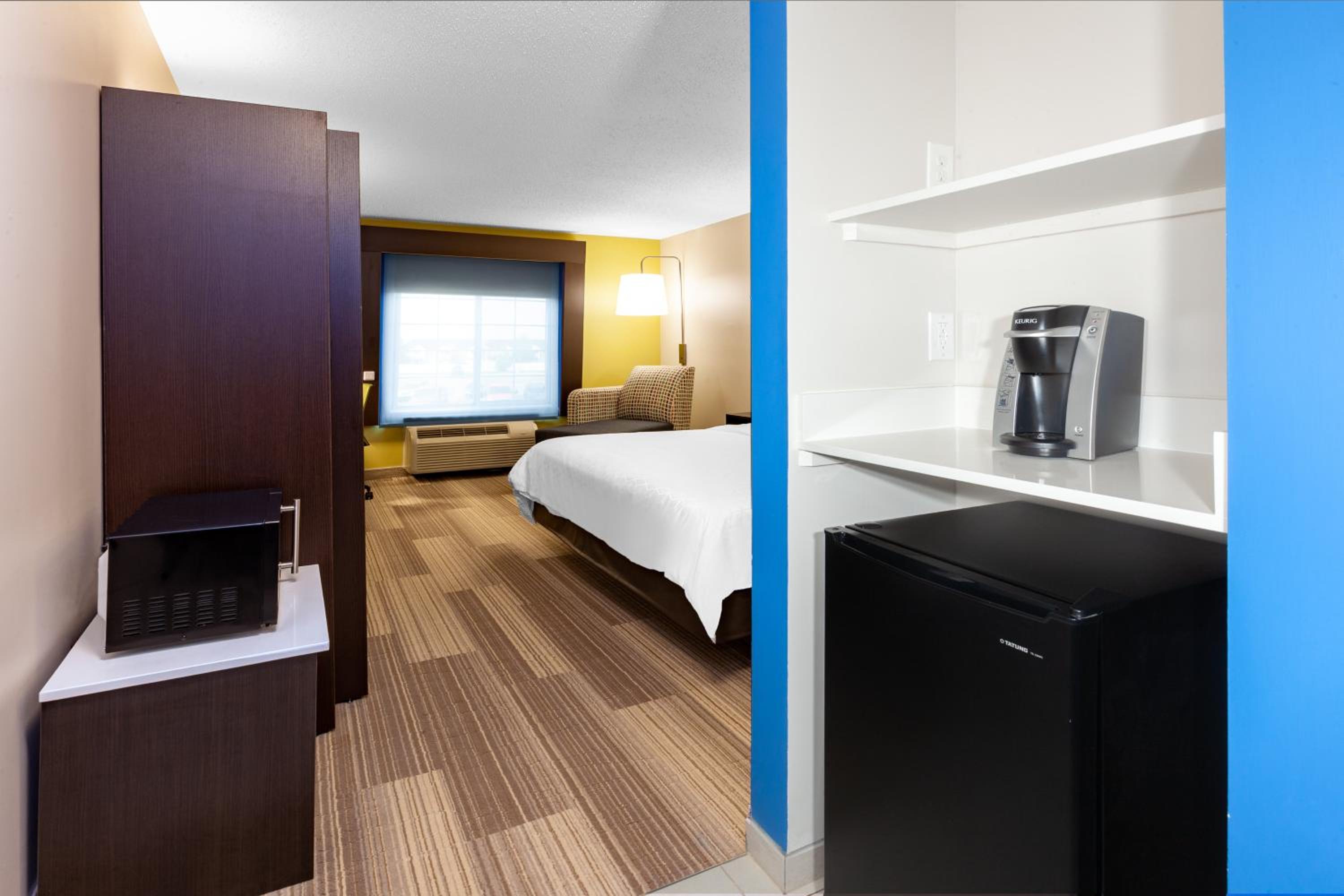 holiday inn express hotel and suites woodhaven by ihg