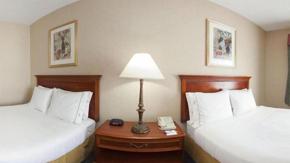 holiday inn express hotel and suites woodhaven by ihg