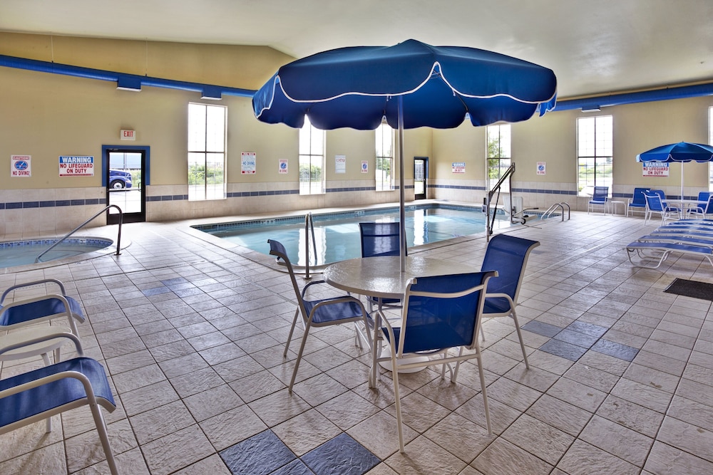 holiday inn express hotel and suites woodhaven by ihg
