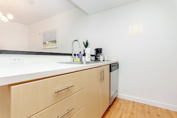 Boutique Apartments Convention Center,2129 Washington Ave,3 star