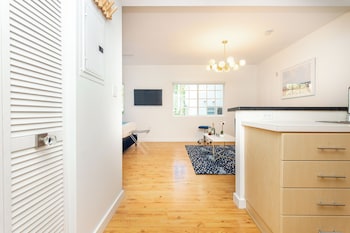 Boutique Apartments Convention Center,2129 Washington Ave,3 star