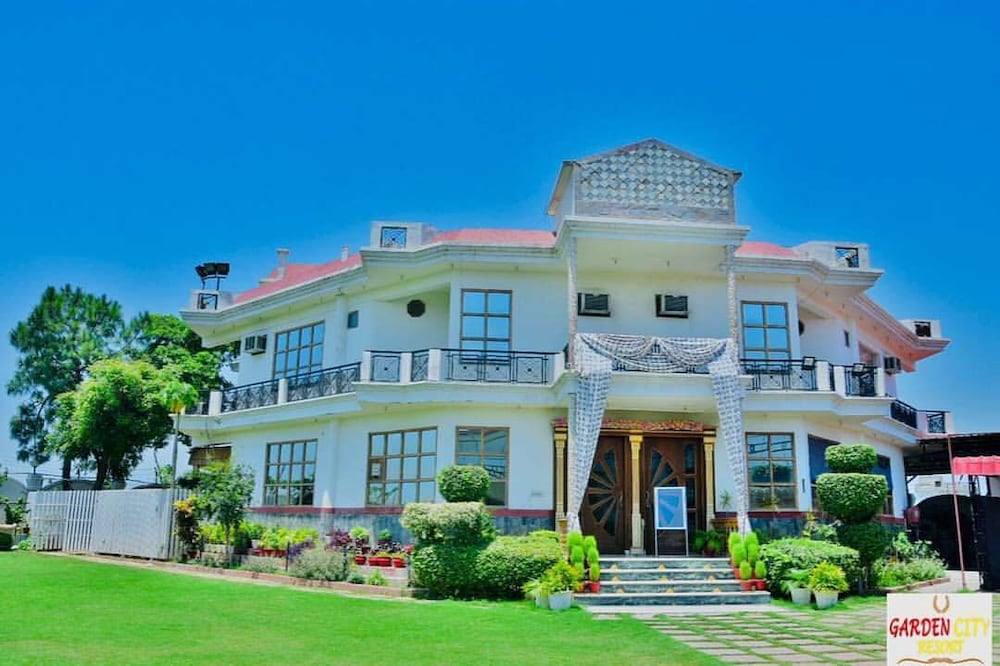garden resorts and hotel