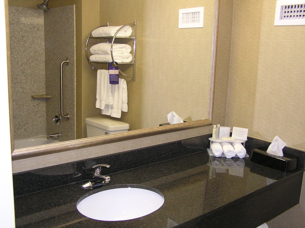 holiday inn express woodstock shenandoah valley by ihg