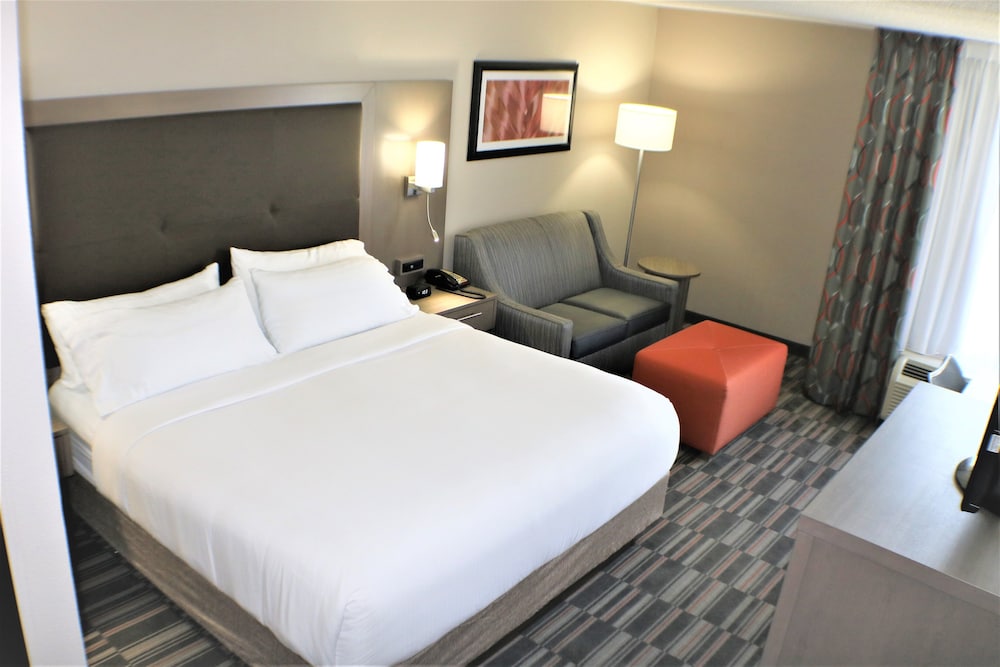 holiday inn express woodstock shenandoah valley by ihg