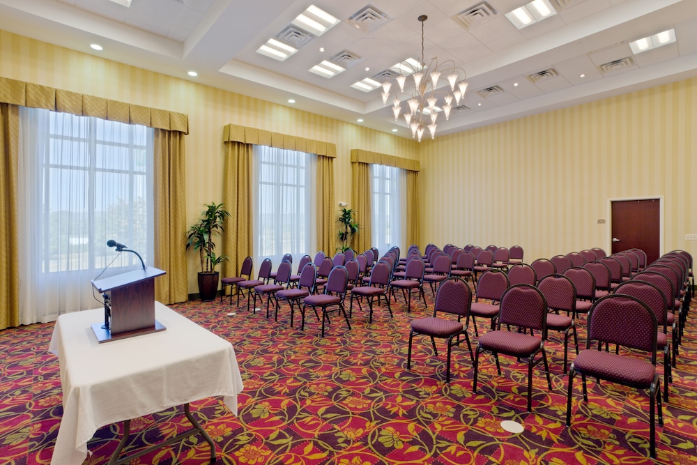 holiday inn express woodstock shenandoah valley by ihg