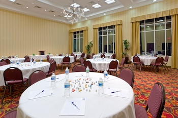 holiday inn express woodstock shenandoah valley by ihg
