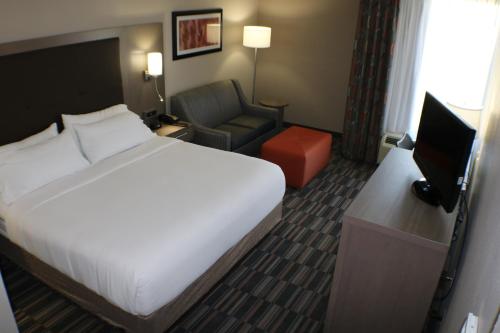 holiday inn express woodstock shenandoah valley by ihg