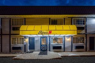 super 8 by wyndham wooster