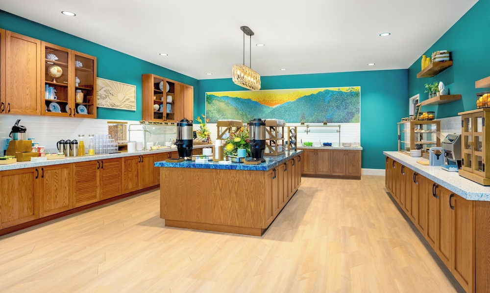 compass hotel by margaritaville