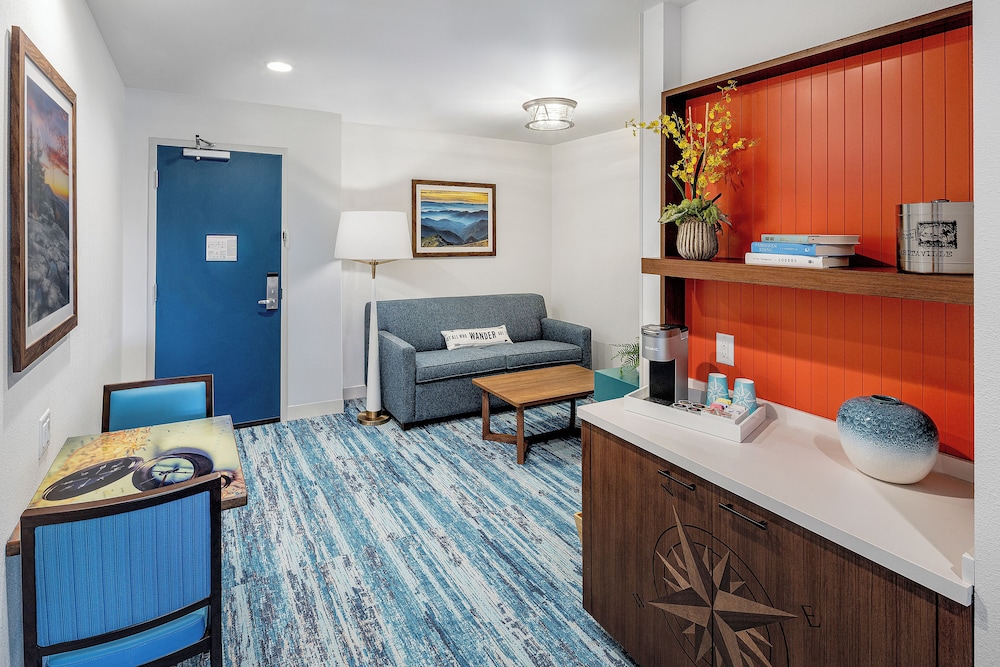 compass hotel by margaritaville