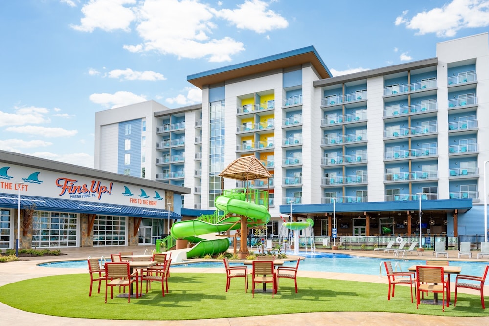 compass hotel by margaritaville