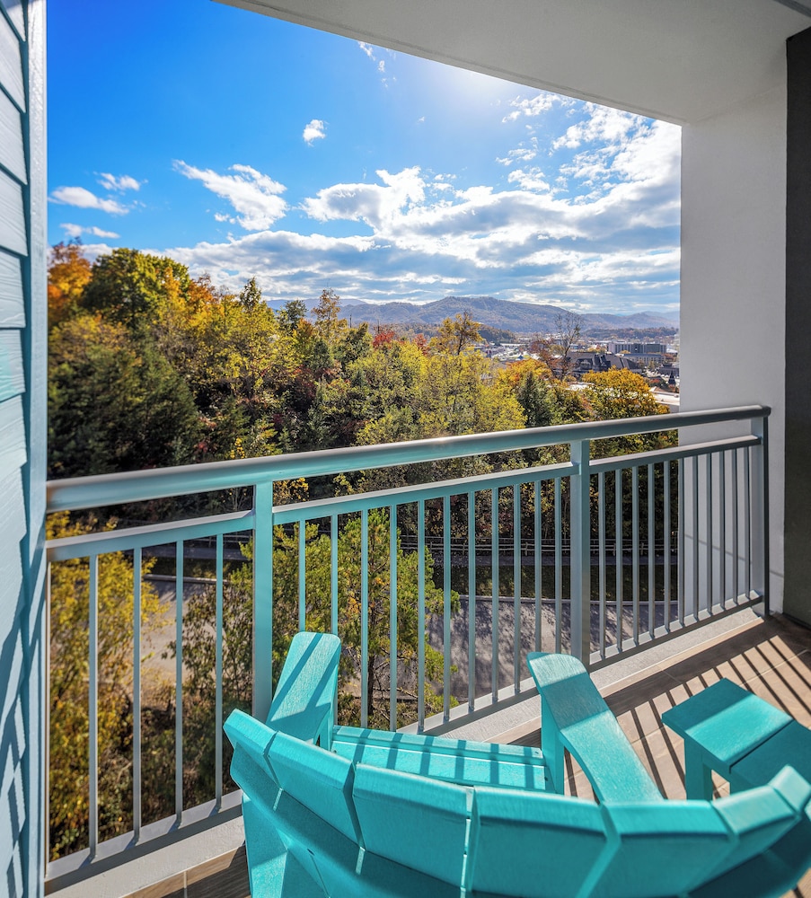 compass hotel by margaritaville