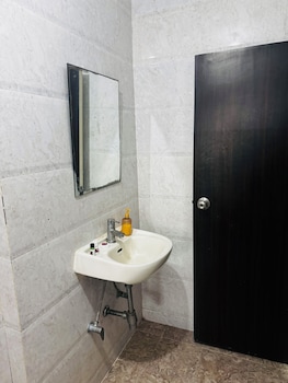 hsquare service apartment malad