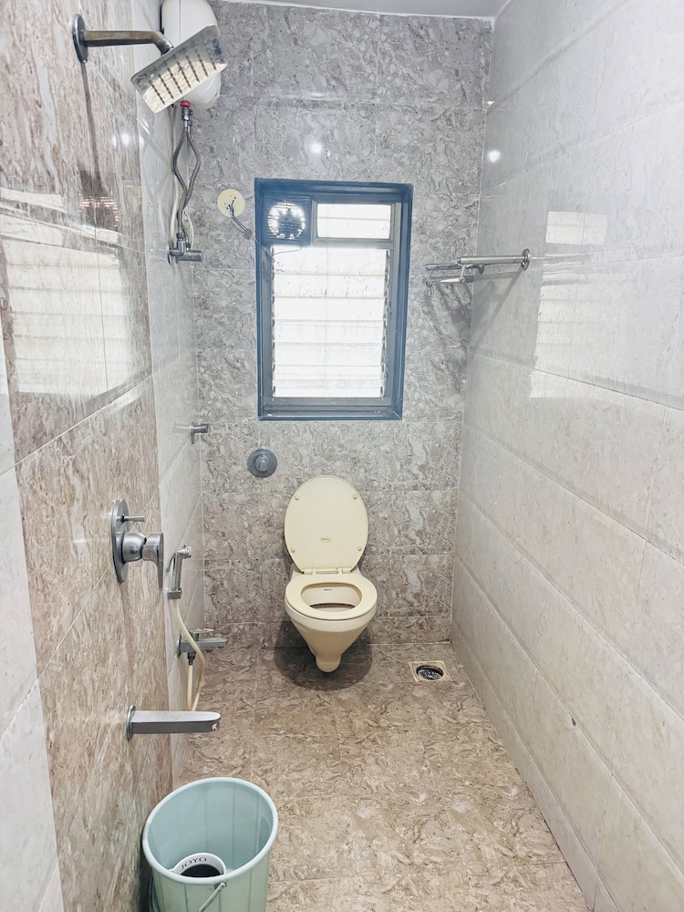 hsquare service apartment malad